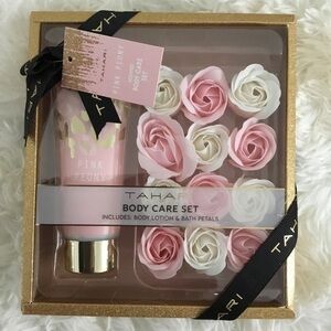 Tahari Body Care Set Body Lotion & soap bath petals Pink Peony